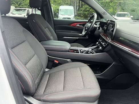 Used 2024 Chevrolet Traverse Z71 w/ Enhanced Driving Package AWD/4WD image 20