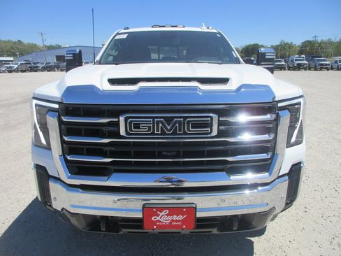 New 2026 GMC Sierra 2500 SLT w/ SLT Premium Package AWD/4WD image 12