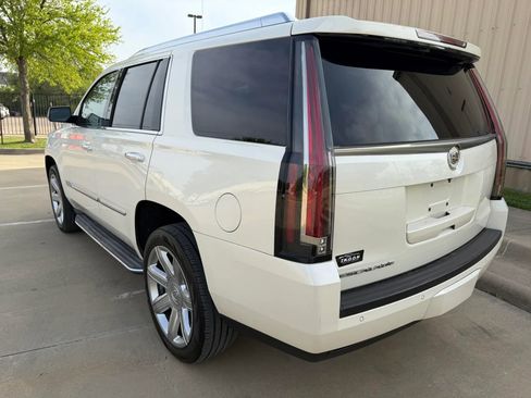 Used 2015 Cadillac Escalade Luxury image 4
