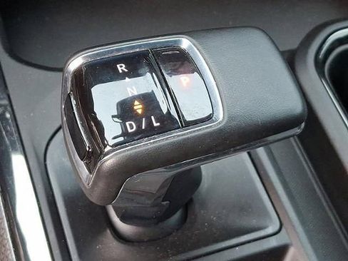 Used 2023 Chevrolet Silverado 1500 ZR2 image 18