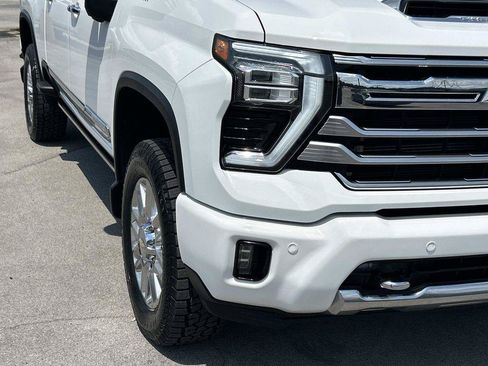 Used 2025 Chevrolet Silverado 3500 High Country w/ High Country Premium Package AWD/4WD image 13