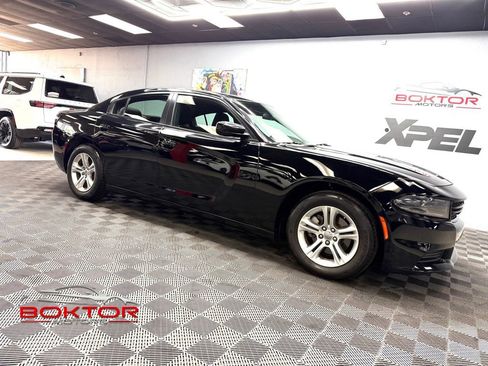 Used 2022 Dodge Charger SXT RWD image 1