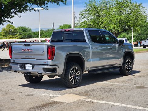 Used 2024 GMC Sierra 1500 AT4 w/ Technology Package AWD/4WD image 5