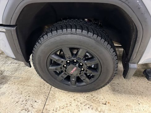 Certified 2025 GMC Sierra 3500 AT4 image 11