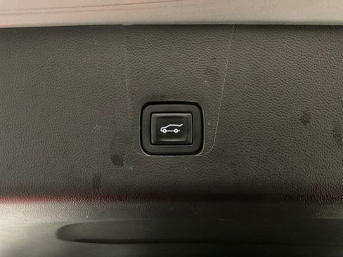 Certified 2021 Chevrolet Traverse LT image 35