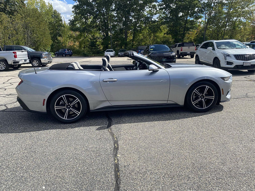 Used 2024 Ford Mustang Premium RWD image 8