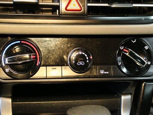 Used 2024 Kia Seltos LX image 24