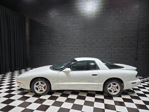 Used 1995 Pontiac Firebird Formula image 2