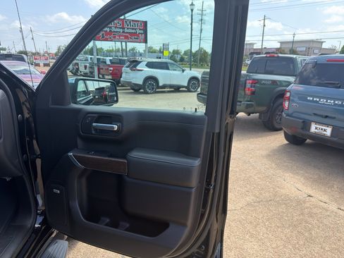 Used 2021 GMC Sierra 1500 Denali w/ Driver Alert Package II AWD/4WD image 25