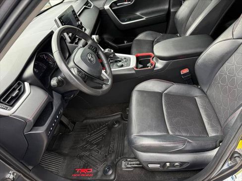 Certified 2020 Toyota RAV4 TRD Off-Road AWD/4WD image 18