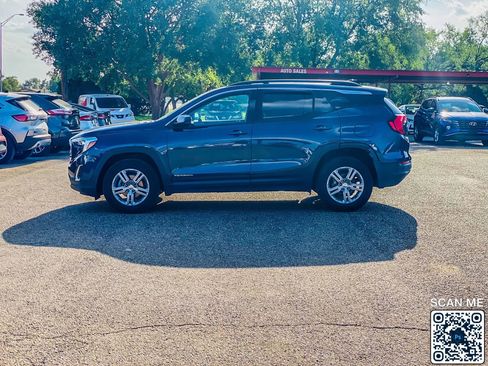 Used 2019 GMC Terrain SLE w/ Driver Convenience Package image 4