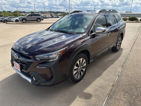 Used 2023 Subaru Outback Touring image 3