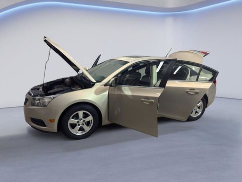 Used 2011 Chevrolet Cruze LT image 9