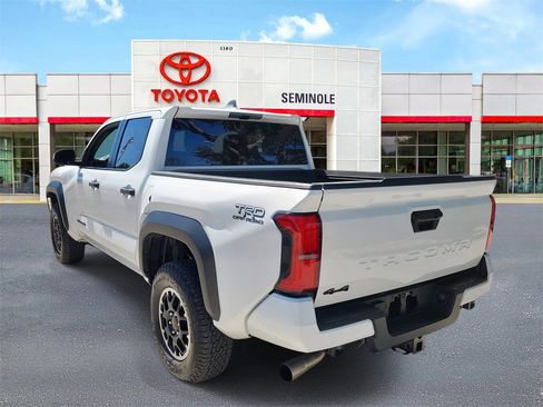 Used 2025 Toyota Tacoma TRD Off-Road image 4