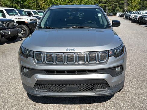 Used 2022 Jeep Compass Latitude AWD/4WD image 3