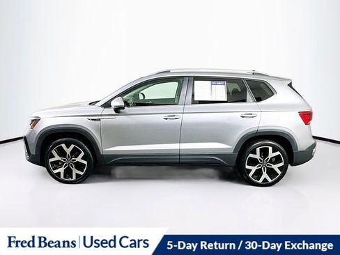Used 2022 Volkswagen Taos SEL image 4
