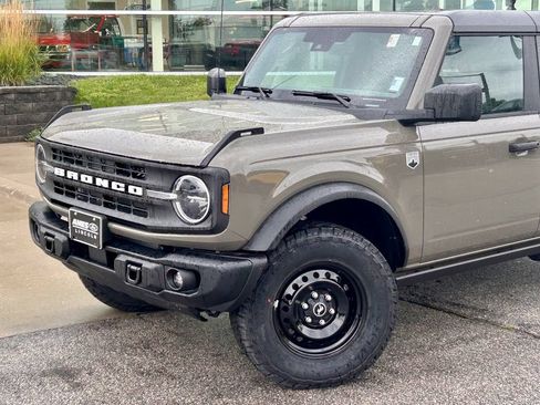 New 2026 Ford Bronco Big Bend w/ Black Diamond Package AWD/4WD image 2