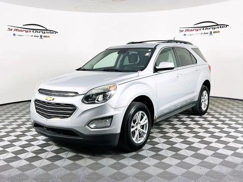 Used 2017 Chevrolet Equinox LT w/ Convenience Package image 4
