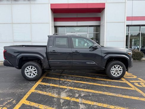 New 2026 Toyota Tacoma SR5 AWD/4WD image 4