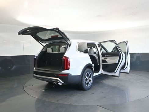 Used 2022 Kia Telluride EX image 32