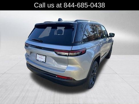 New 2025 Jeep Grand Cherokee Limited image 5