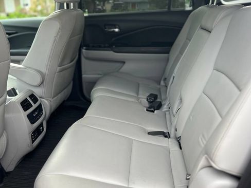 Used 2017 Honda Pilot Touring image 22