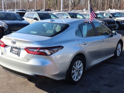 Used 2021 Toyota Camry LE image 4