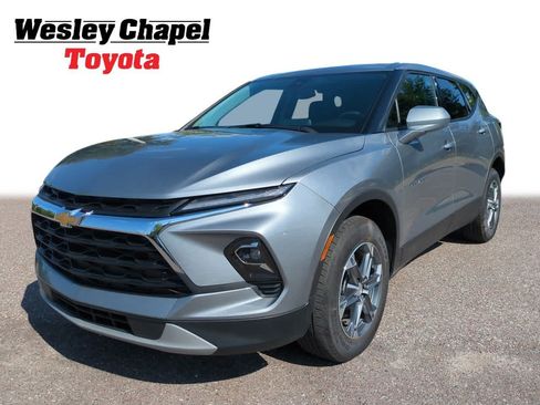 Used 2025 Chevrolet Blazer LT FWD image 1