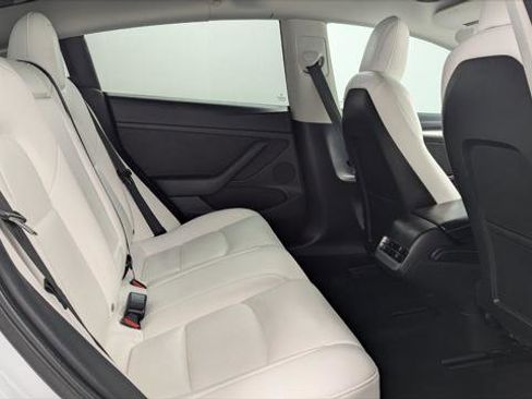 Used 2022 Tesla Model 3 image 17