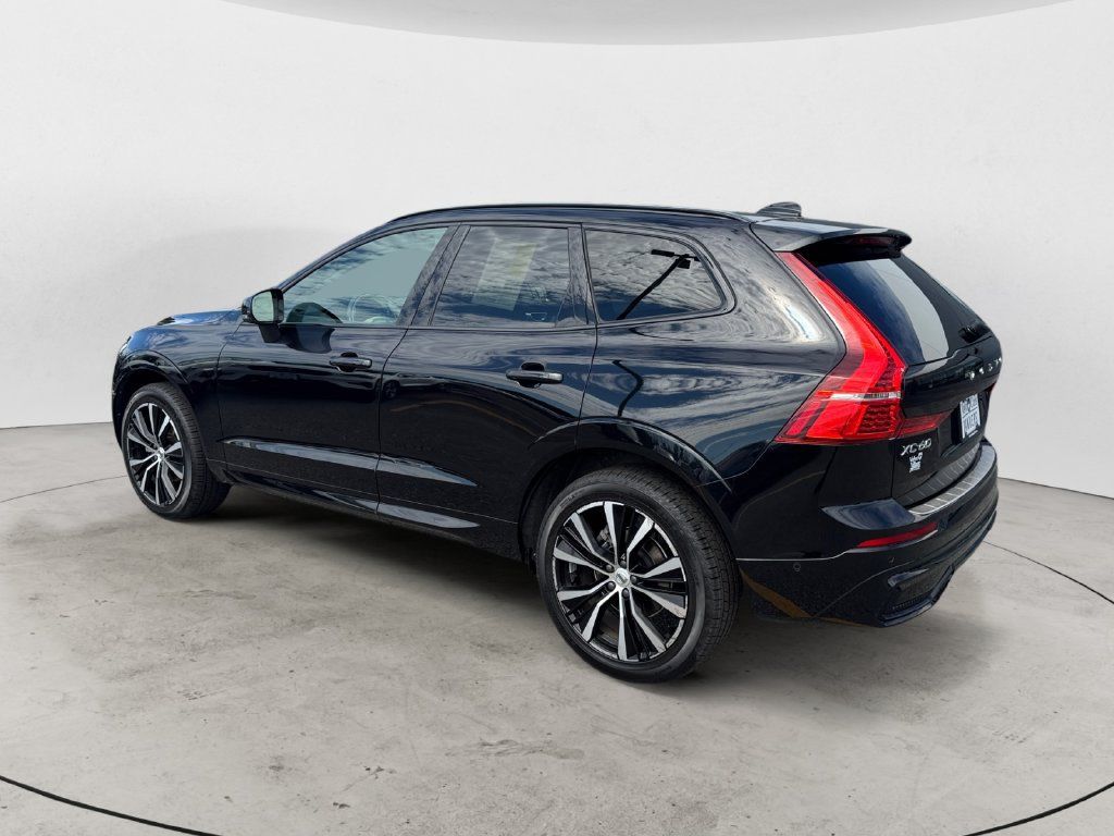 Certified 2024 Volvo XC60 B5 Plus w/ Protection Package Premier AWD/4WD image 2