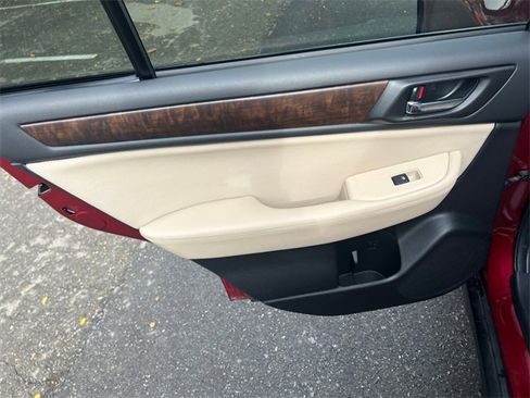 Used 2015 Subaru Outback 2.5i Limited image 18