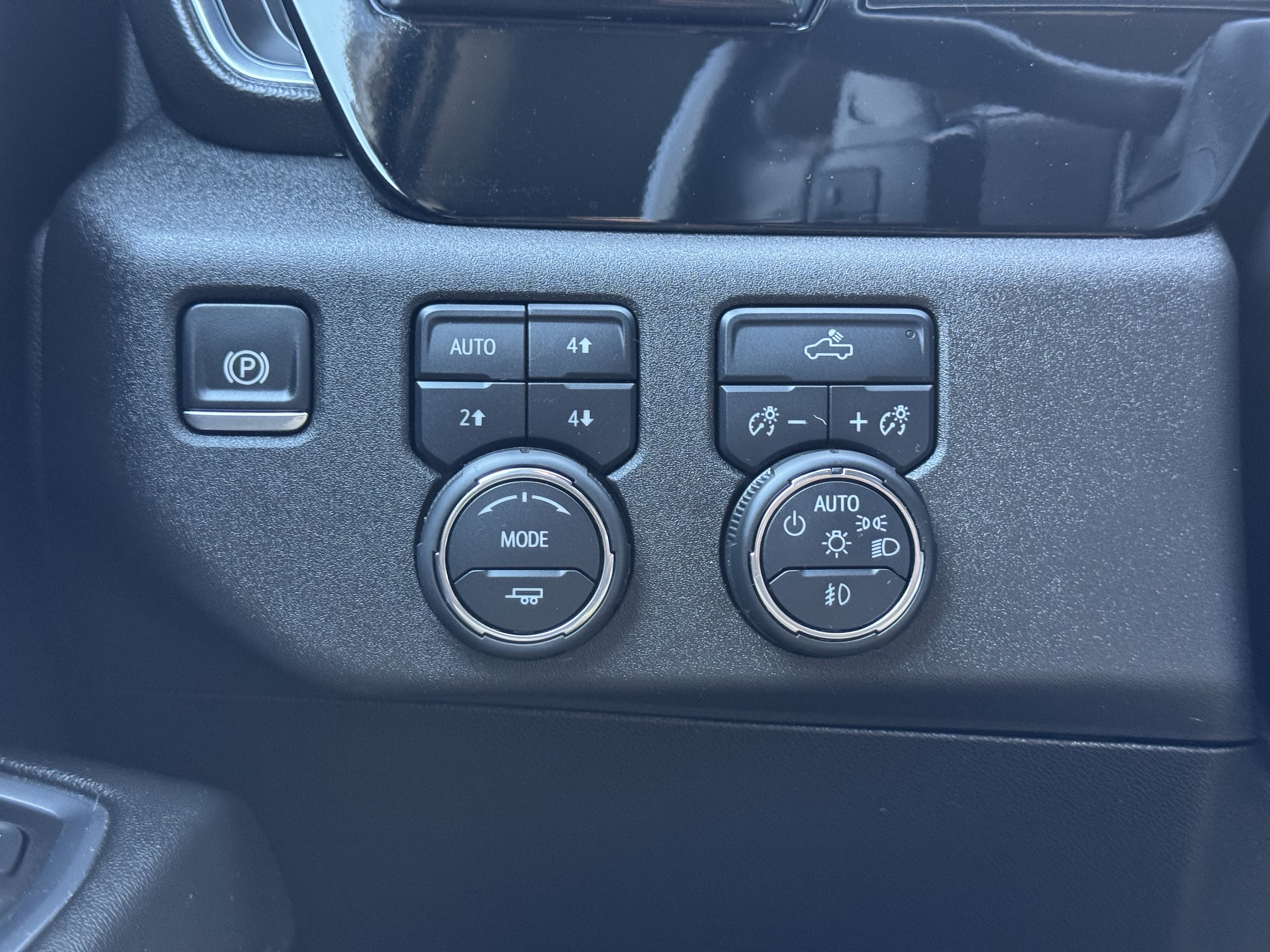Certified 2024 Chevrolet Silverado 1500 RST AWD/4WD image 31