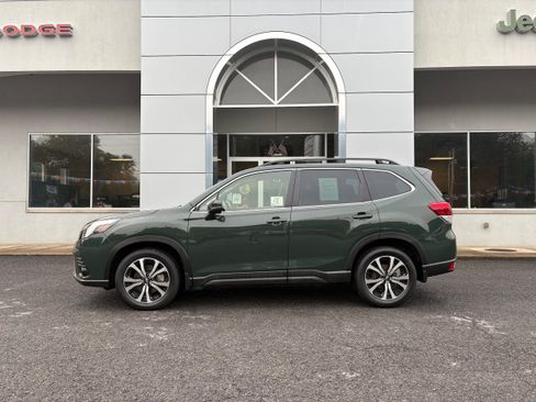 Used 2023 Subaru Forester Limited AWD/4WD image 2