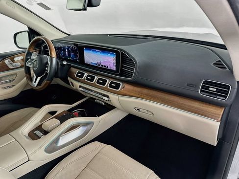 Used 2022 Mercedes-Benz GLS 450 4MATIC w/ AMG Line Exterior image 31