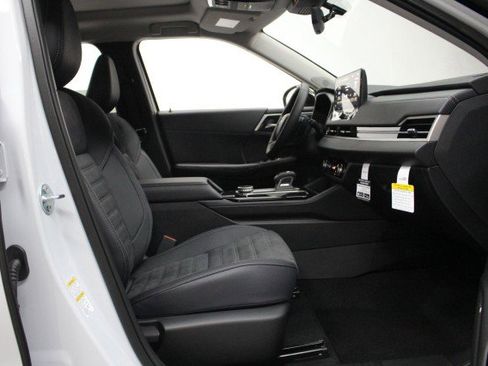 New 2026 Mitsubishi Outlander Trail Edition image 18