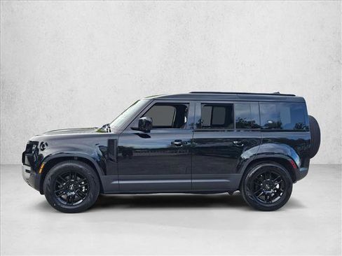 Used 2024 Land Rover Defender 110 S AWD/4WD image 8