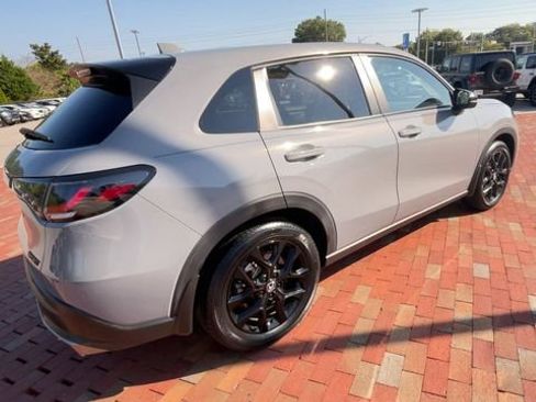 Certified 2024 Honda HR-V Sport image 9