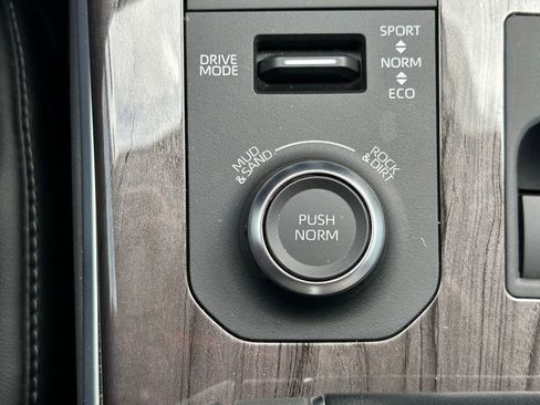 Certified 2026 Toyota Highlander Limited AWD/4WD image 34