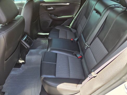 Used 2019 Chevrolet Impala LT FWD image 9