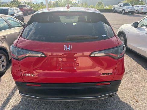Used 2023 Honda HR-V Sport image 3