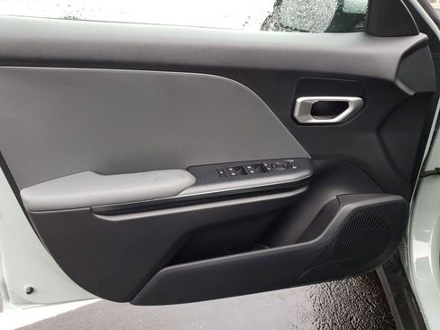 New 2025 Kia K4 LXS image 15