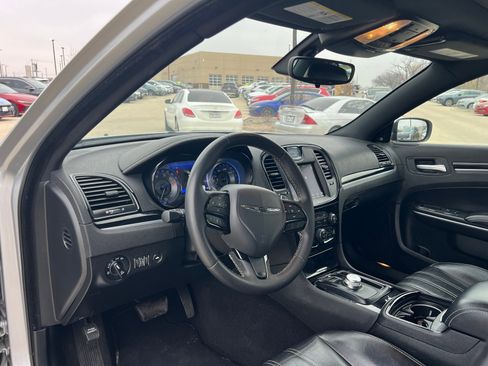 Used 2023 Chrysler 300 S image 22