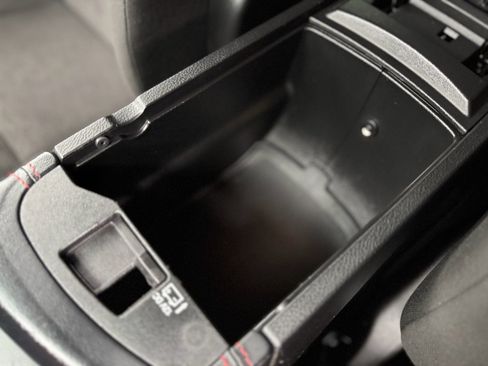 Used 2024 Dodge Durango GT image 27