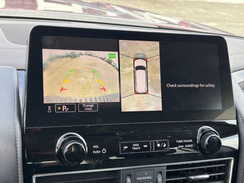 Used 2023 Nissan Armada Platinum w/ Captain's Chairs Package image 5