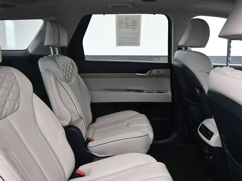 Used 2021 Hyundai Palisade Limited w/ Cargo Package FWD image 13