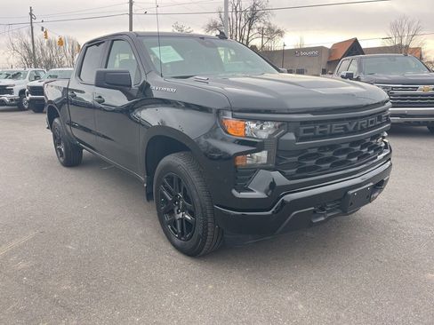 Used 2025 Chevrolet Silverado 1500 Custom image 7