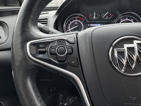 Used 2017 Buick Regal Sport Touring image 10