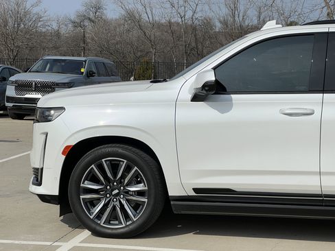 Used 2023 Cadillac Escalade Sport w/ Touring Package image 5