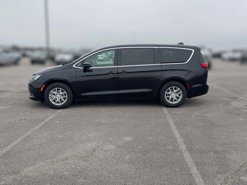 New 2026 Chrysler Voyager LX image 6