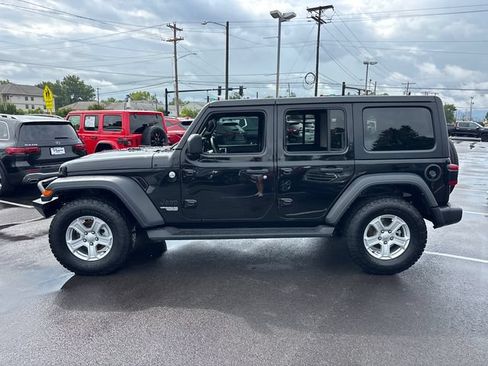 Used 2021 Jeep Wrangler Unlimited Sport AWD/4WD image 3
